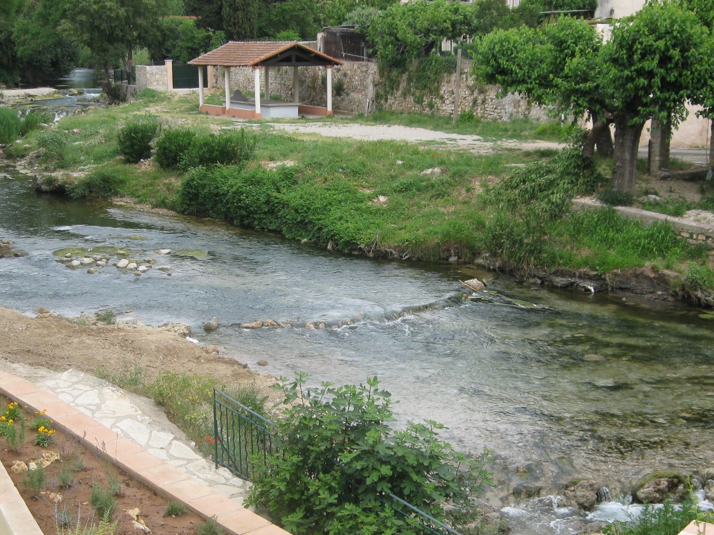 La Nartuby au centre du village