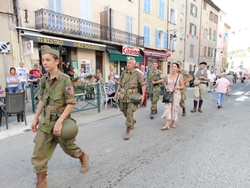 Membres de l'association Véhicules militaires historiques Provence Membres de l'association Véhicules militaires historiques Provence