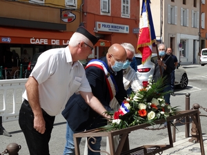 Dépôt de gerbe pour la cérémonie 2020 d'hommage aux Morts pour la France en Indochine Dépôt de gerbe pour la cérémonie 2020 d'hommage aux Morts pour la France en Indochine