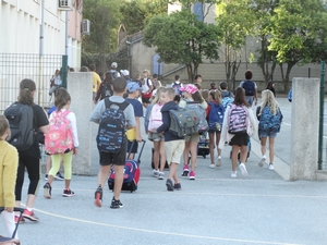 Rentrée des enfants de l'école élémentaire Rentrée des enfants de l'école élémentaire