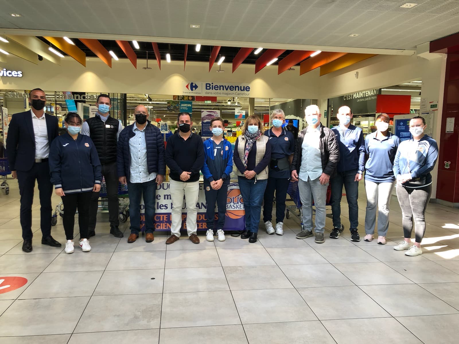Le Duc Basket, Carrefour, M. le Maire et les élus municipaux Le Duc Basket, Carrefour, M. le Maire et les élus municipaux