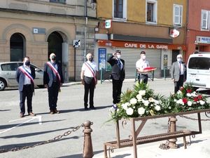 Minute de silence de l'Assemblée