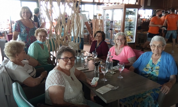 Sortie des anciens au restaurant, tablée 3