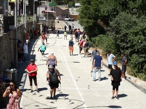 Déroulement du concours de pétanque Max Soumille, sur la boulodrome