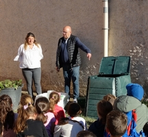 Un composteur au restaurant scolaire