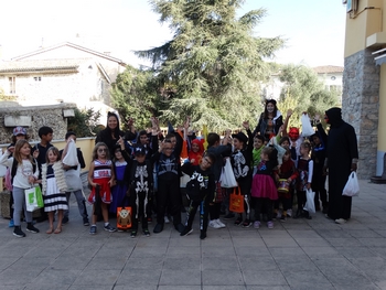 Les enfants de l'ACM élémentaire pour Halloween