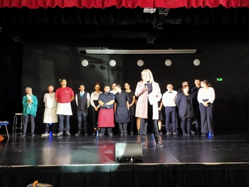 Mme Amoroso et les étudiants du lycée Léon Blum