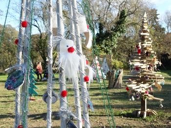 Quelques sapins de l'exposition "Rêve ton sapin"