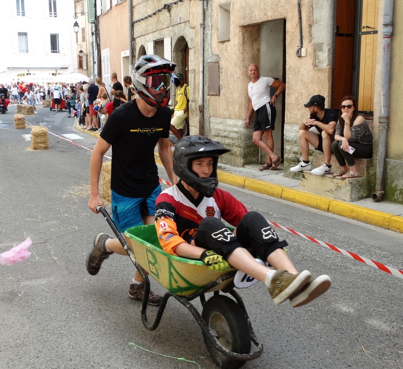 Course de brouettes, dimanche 22 mai.