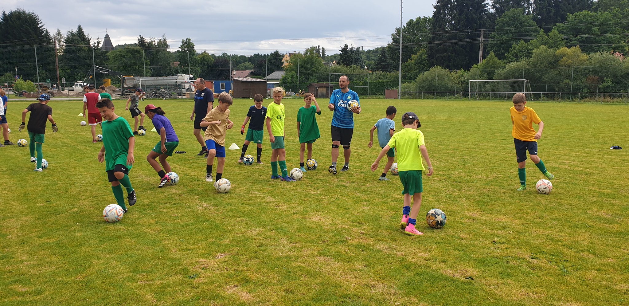 Les jeunes transians sur le stade