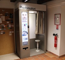 Un Photomaton à l’accueil de la Mairie