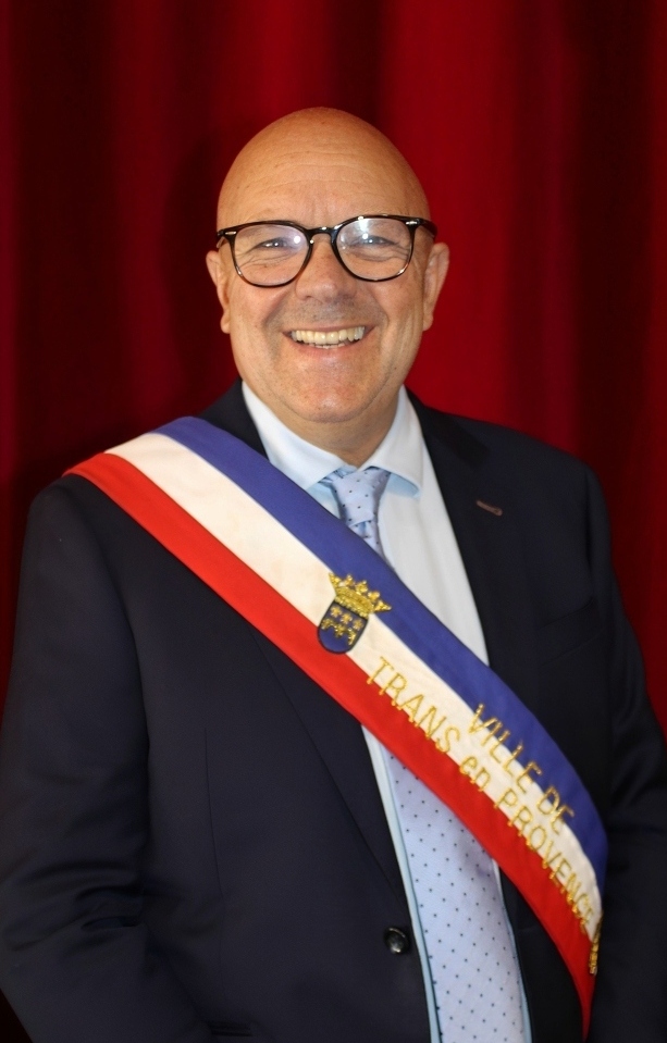 M. le Maire Alain Caymaris M. le Maire Alain Caymaris