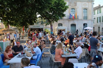 Convives de la soirée food-truck