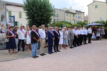 Personnalités civiles et militaires